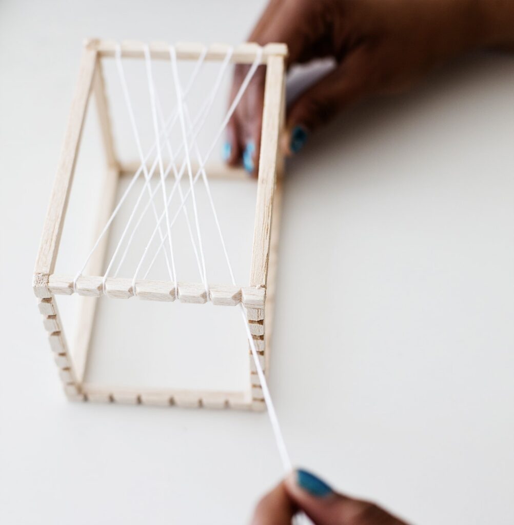 Подставка для цветов из дерева своими руками: декор Подставка для цветов из дерева своими руками: декор