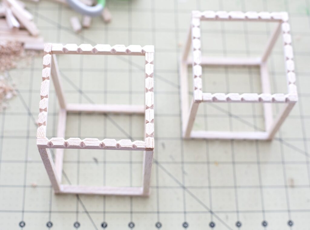 Подставка для цветов из дерева своими руками: сборка изделия Подставка для цветов из дерева своими руками: сборка изделия