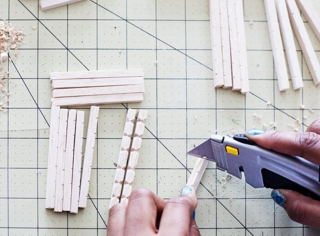 Подставка для цветов из дерева своими руками: diy-проект Подставка для цветов из дерева своими руками: diy-проект