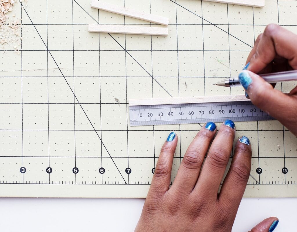 Подставка для цветов из дерева своими руками: подготовка реек Подставка для цветов из дерева своими руками: подготовка реек