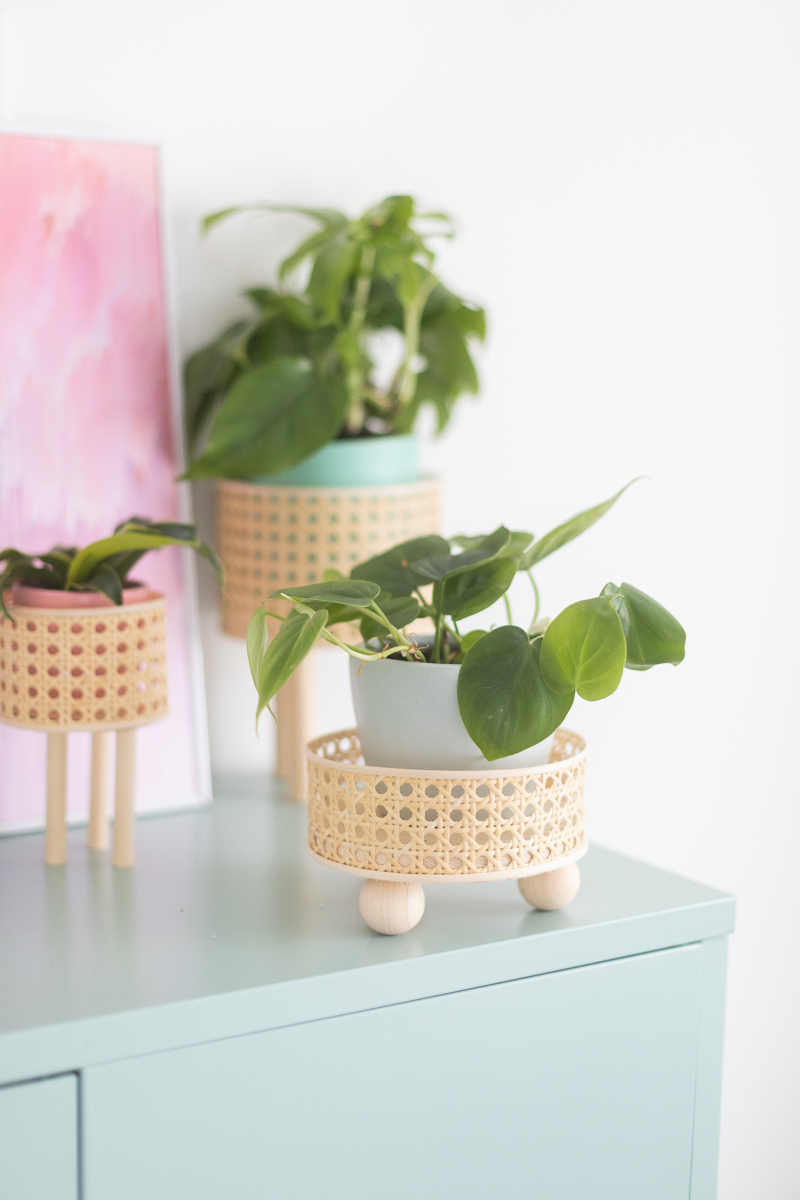 podstavka dlya cvetov iz rotanga svoimi rukami 10