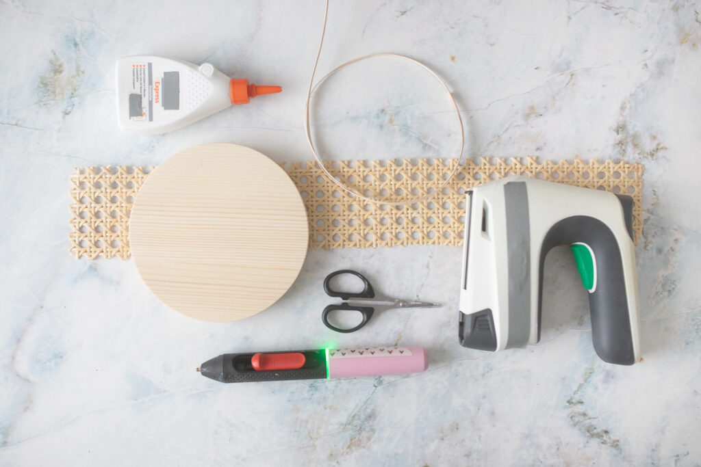 Подставка для цветов из ротангового полотна своими руками podstavka dlya cvetov iz rotanga svoimi rukami