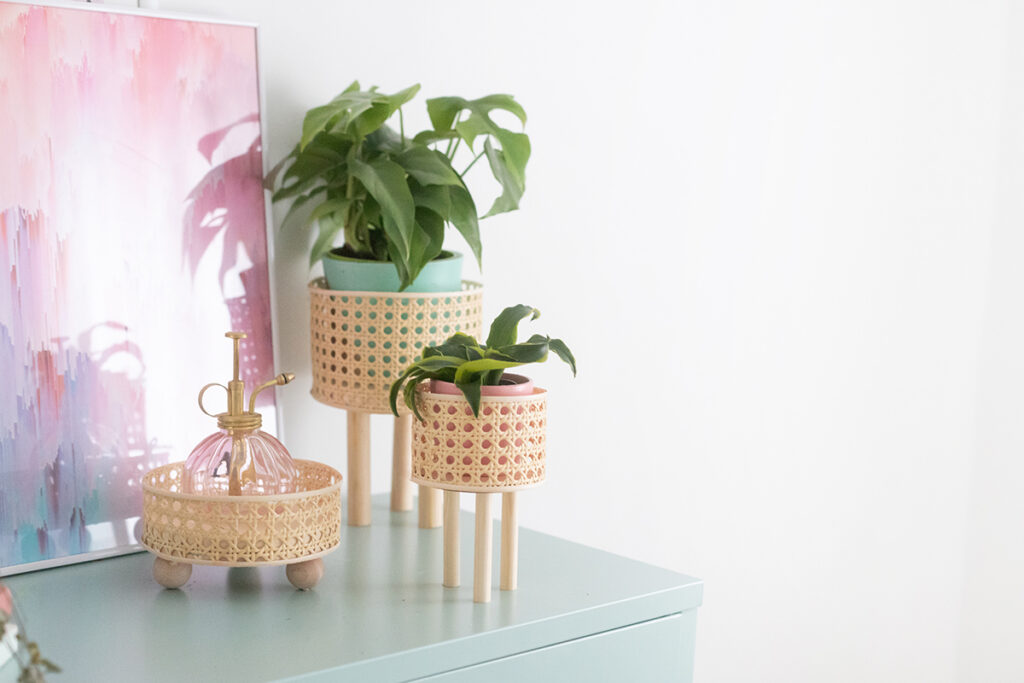 Подставка для цветов из ротангового полотна podstavka dlya cvetov iz rotanga svoimi rukami 8